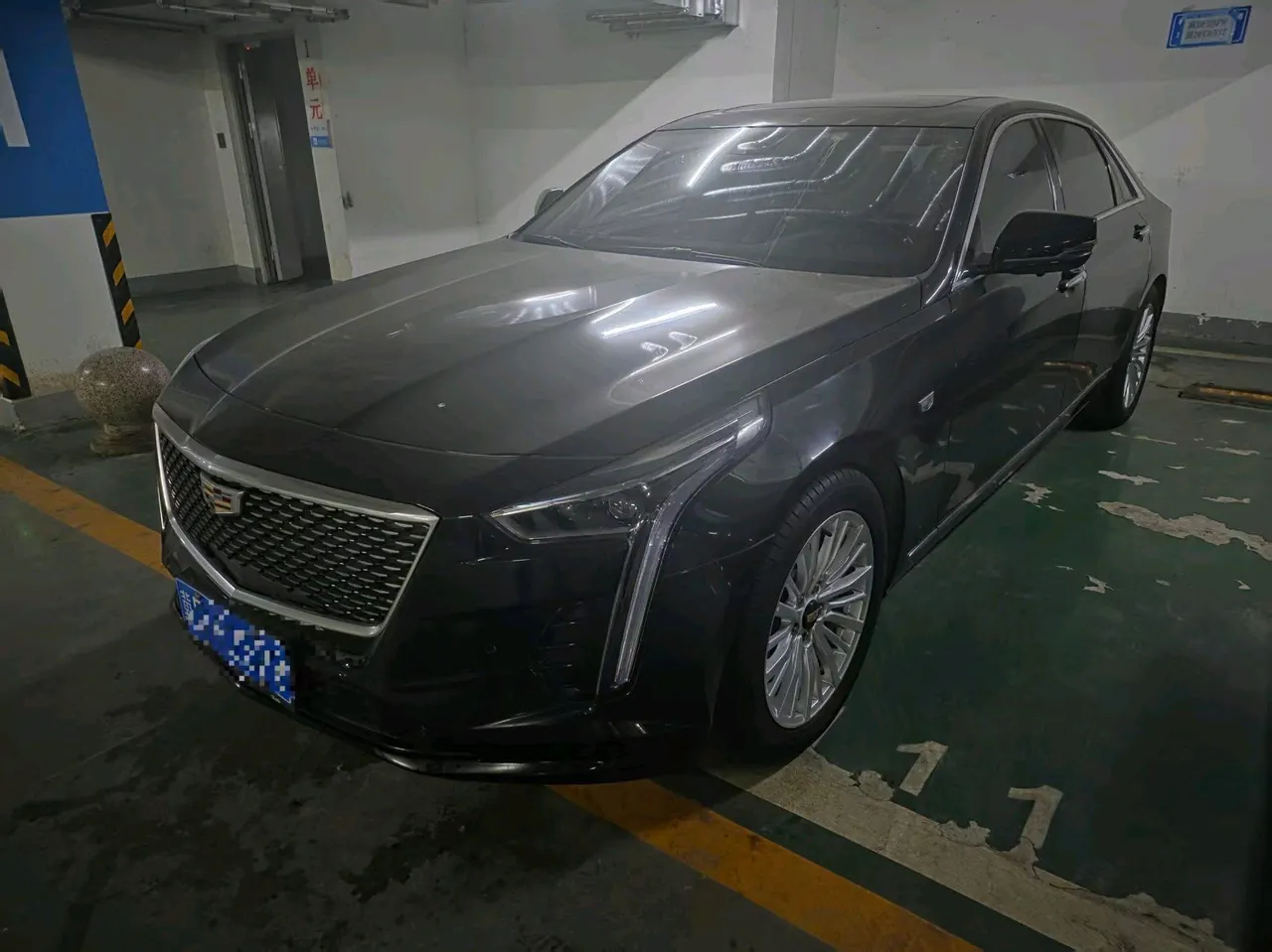 Cadillac 2021 CT6 2.0T 28T luxury automatic gear - View 1