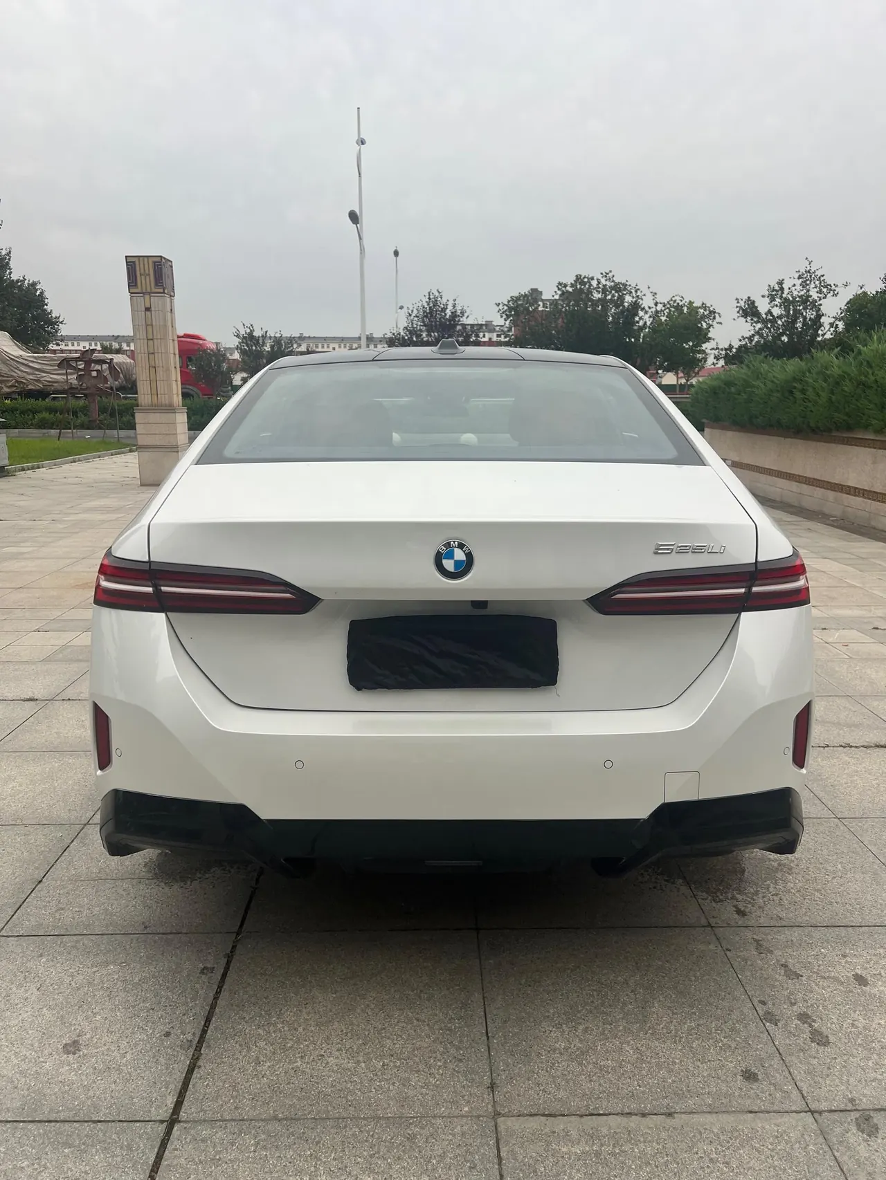 BMW 5 Series 2026 model 525Li 48V 2.0T M Sport Package automatic transmission 4
