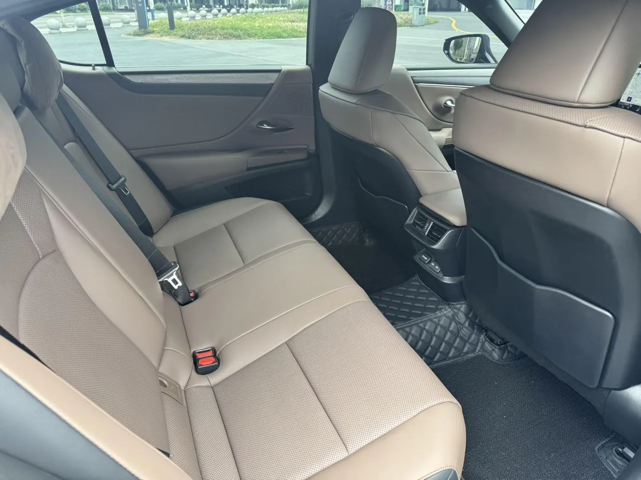 Lexus ES (Imported) 2025 ES300h 2.5 Stepless Premium Edition Automatic Gear 10