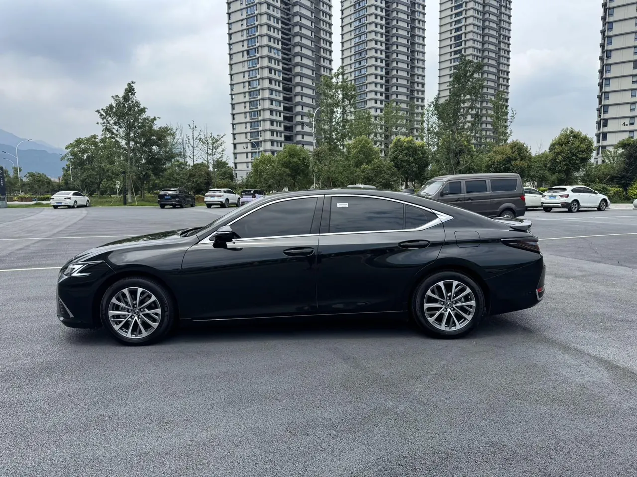 Lexus ES (Imported) 2025 ES300h 2.5 Stepless Premium Edition Automatic Gear 4