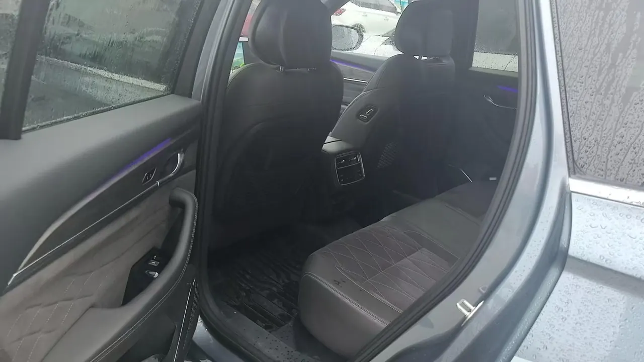 Geely 2025 XingyueL (Monjaro) 2.0TD Oriental Obsidian 4WD full-moon version automatic gear 3