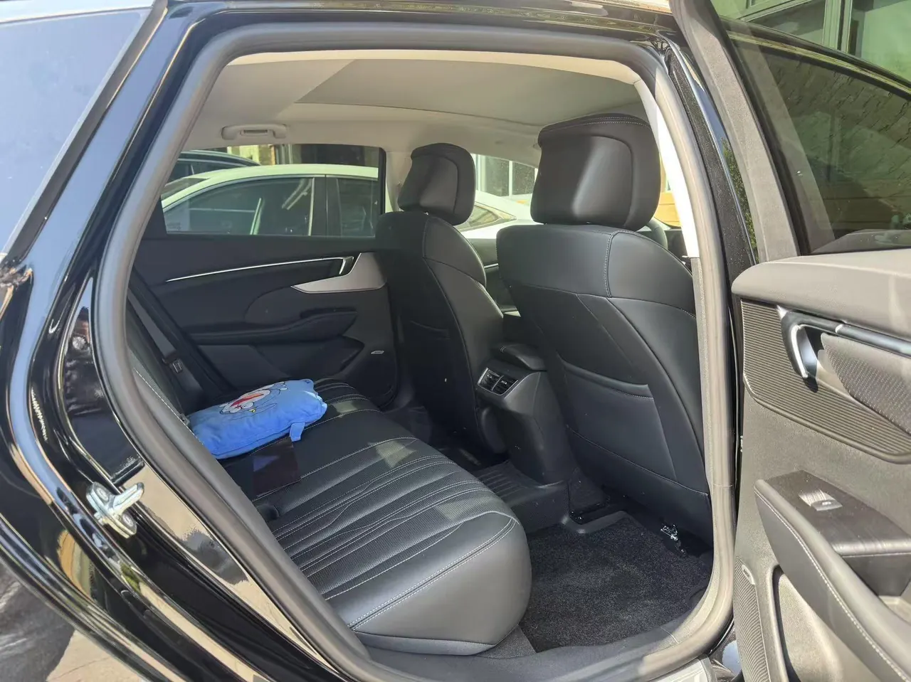 Buick 2025 LaCrosse 2.0T 28T Platinum Edition, automatic transmission 3