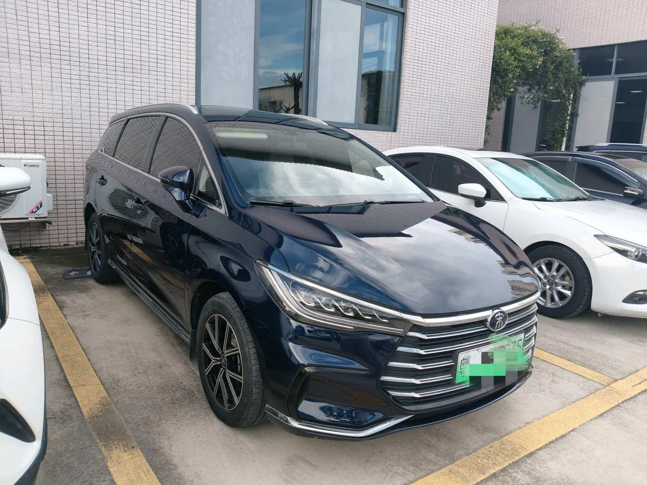 BYD Tang New Energy 2021 Tang DM-i 1.5T Stepless 112KM Honorable Automatic Gear 3