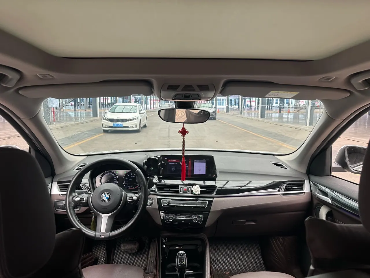 BMW 2020 X1 sDrive20Li 1.5T exclusive automatic gear 3