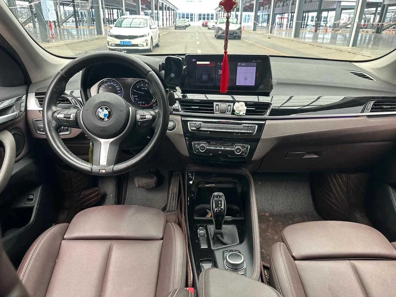 BMW 2020 X1 sDrive20Li 1.5T exclusive automatic gear 4