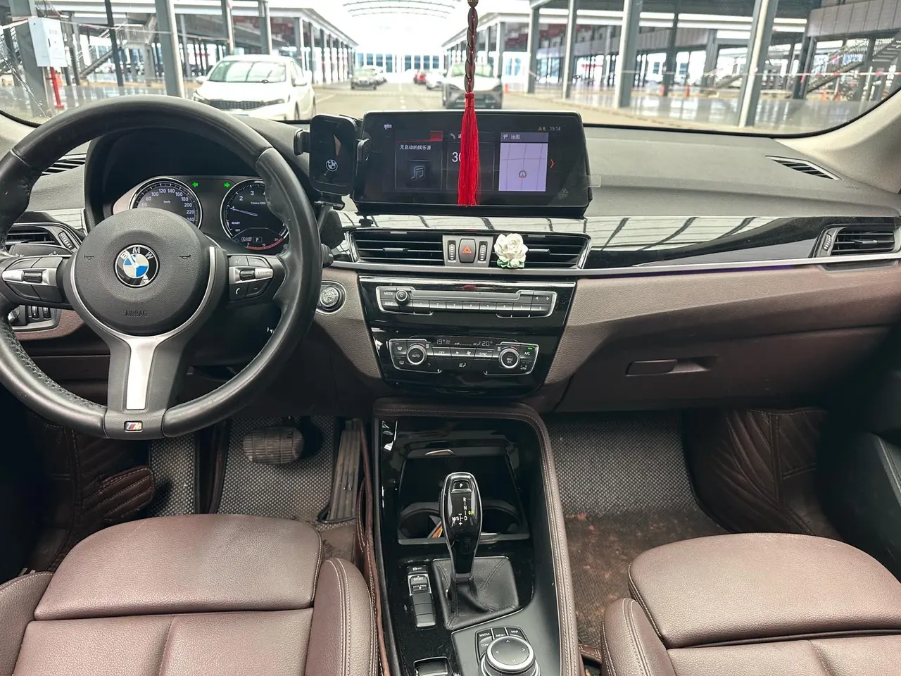 BMW 2020 X1 sDrive20Li 1.5T exclusive automatic gear 5