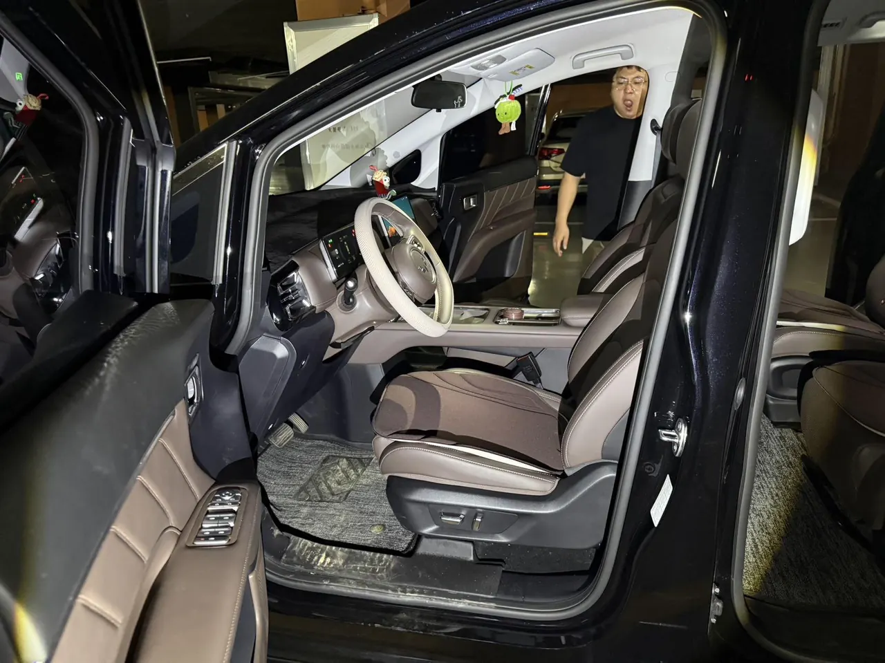 WuLing 2025 Starlight 730 1.5 Stepless 125km Luxury Automatic Transmission 2