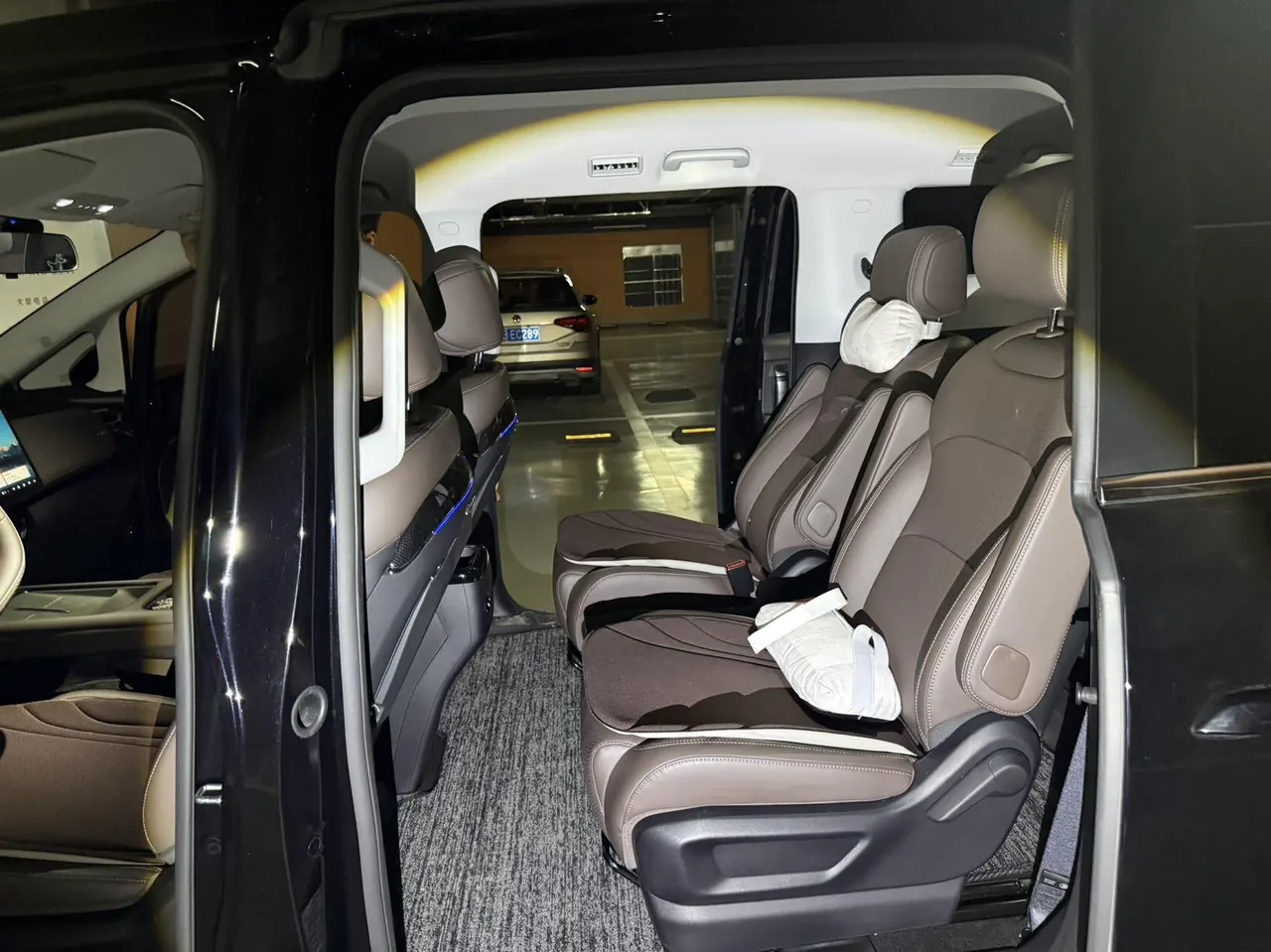 WuLing 2025 Starlight 730 1.5 Stepless 125km Luxury Automatic Transmission 3