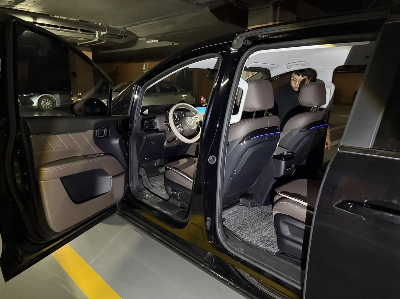 WuLing 2025 Starlight 730 1.5 Stepless 125km Luxury Automatic Transmission 5