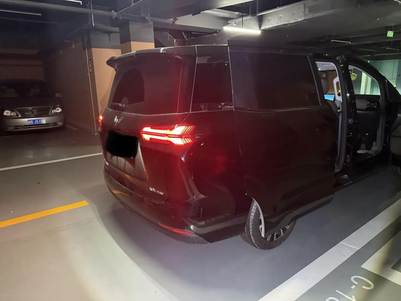 WuLing 2025 Starlight 730 1.5 Stepless 125km Luxury Automatic Transmission 8