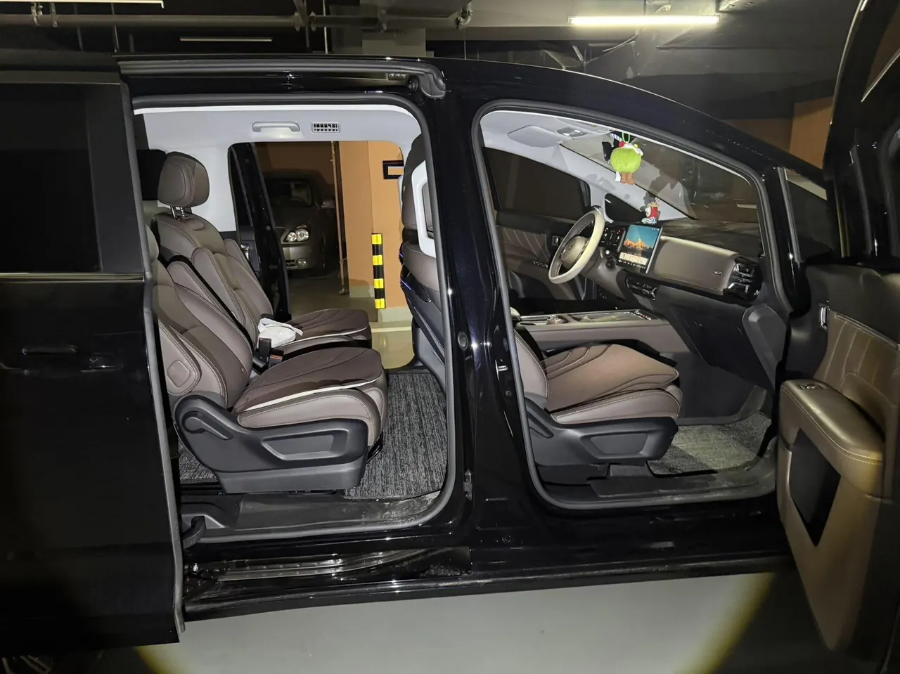 WuLing 2025 Starlight 730 1.5 Stepless 125km Luxury Automatic Transmission 9