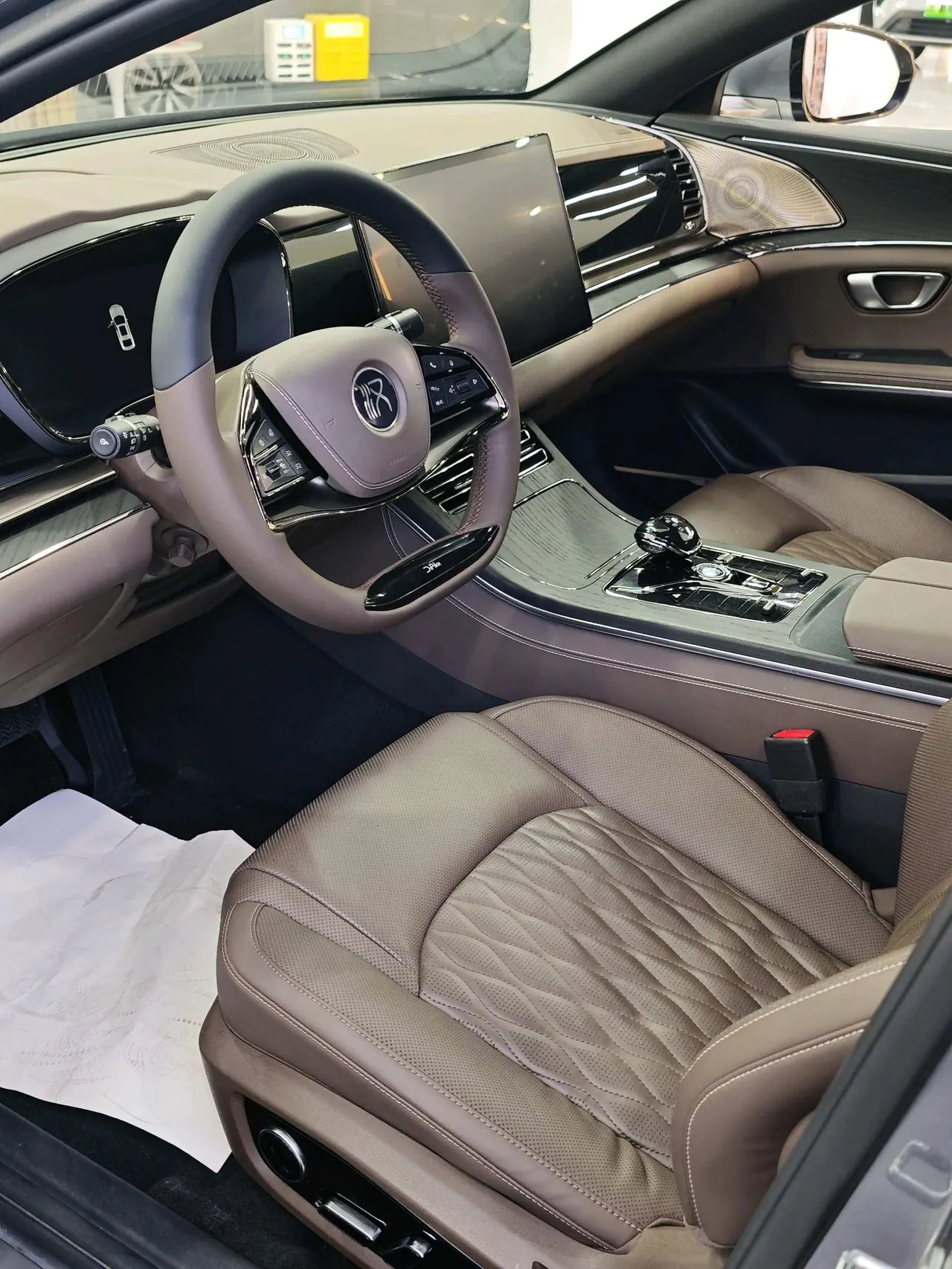 BYD 2020 Han four-wheel drive high-performance flagship automatic gear 3