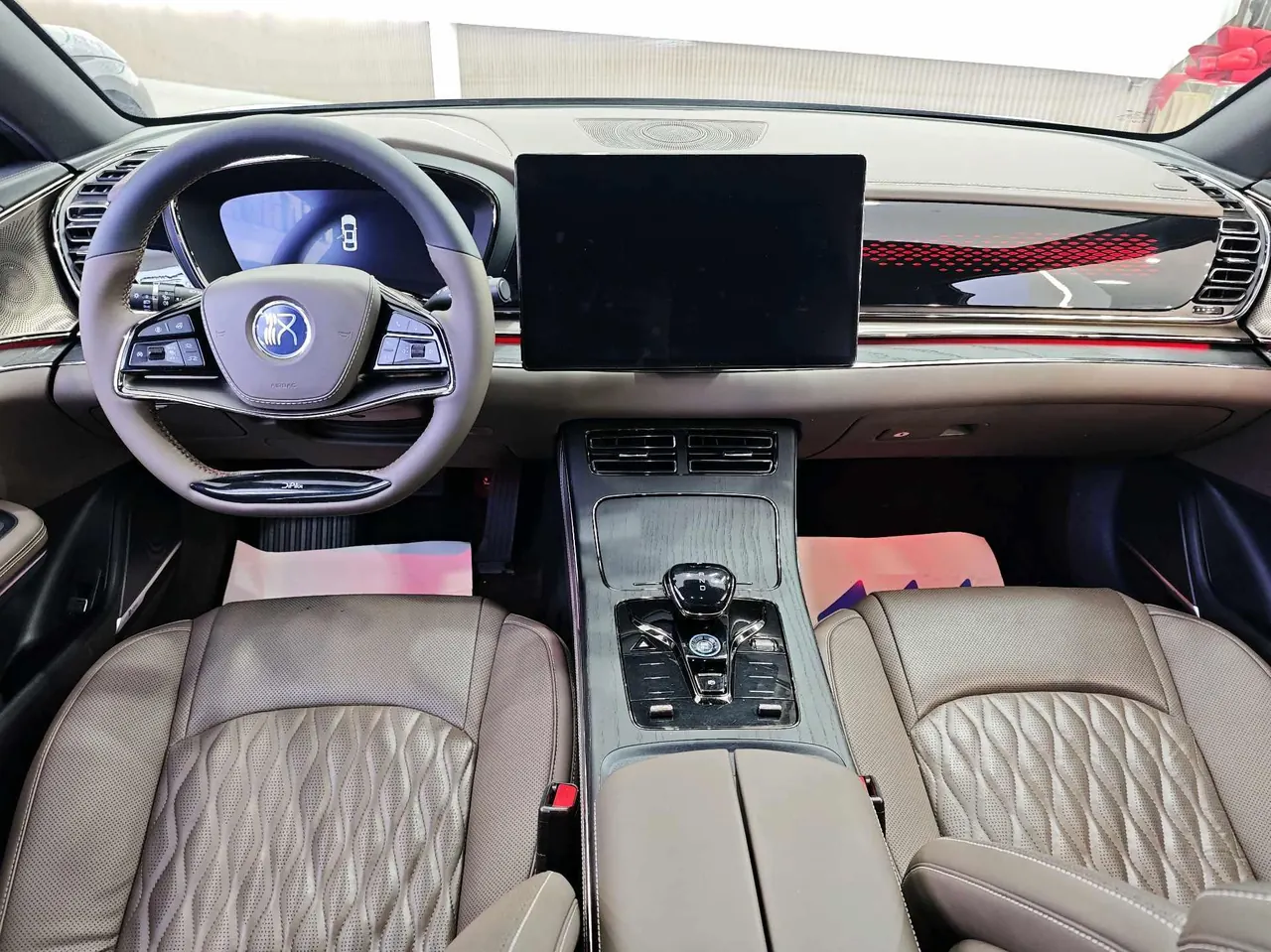 BYD 2020 Han four-wheel drive high-performance flagship automatic gear 5