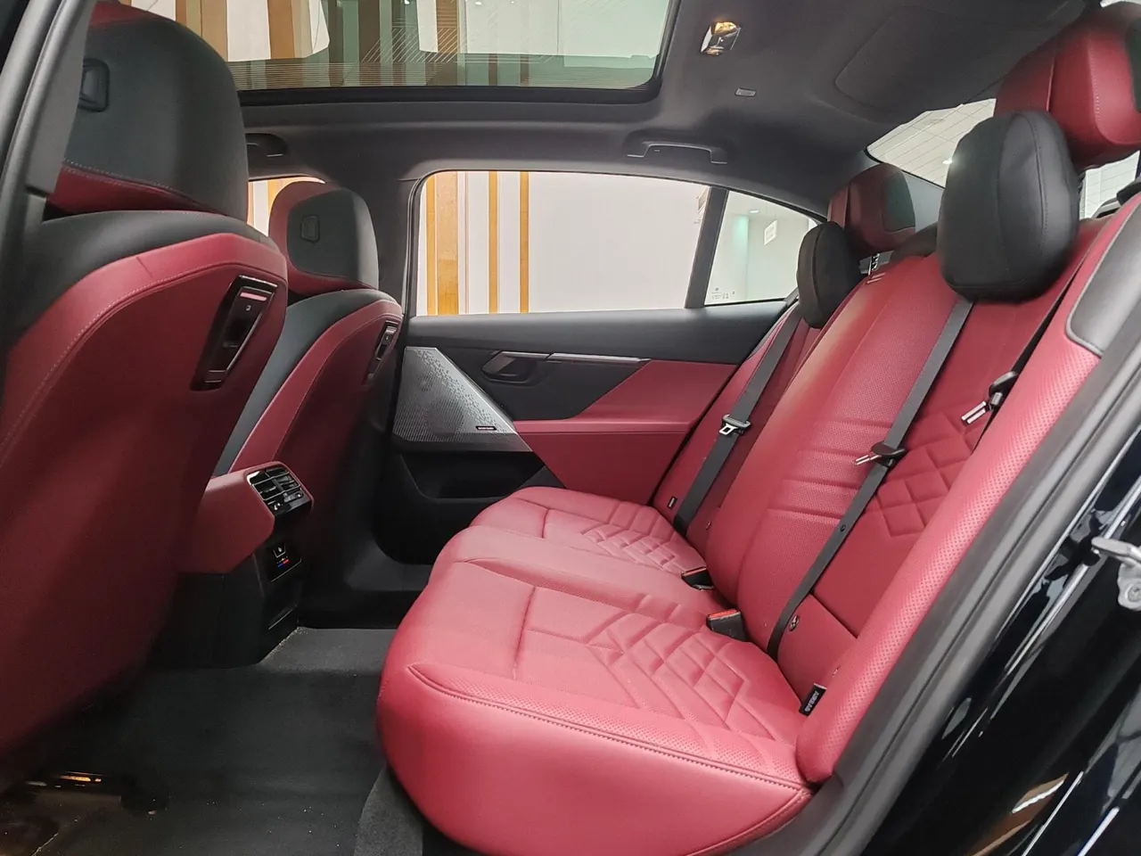 BMW 2025 i5 eDrive 40L M sports suit automatic gear 10