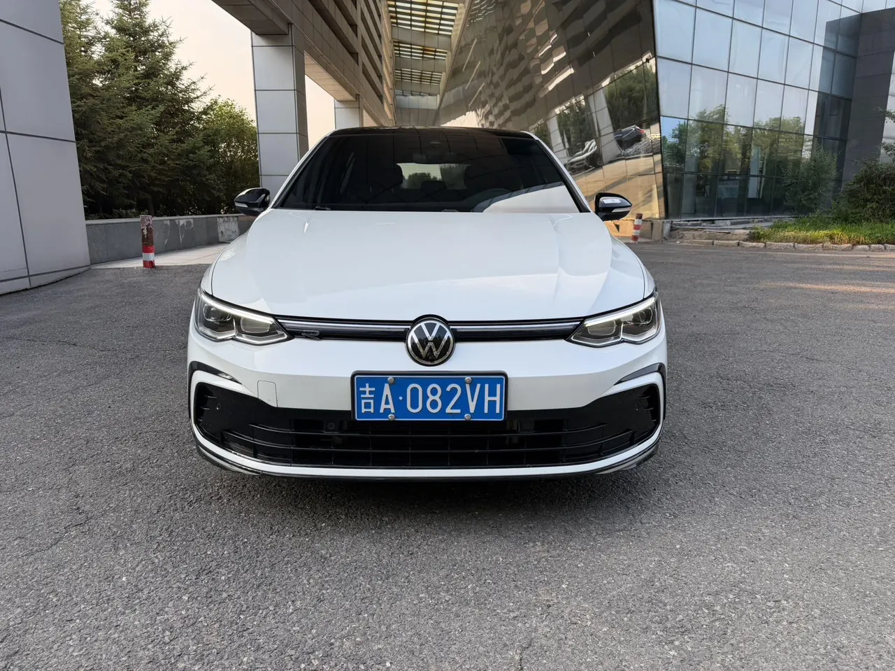 Volkswagen 2021 Golf 8 R-Line 1.4TSI 280TSI Automatic 2