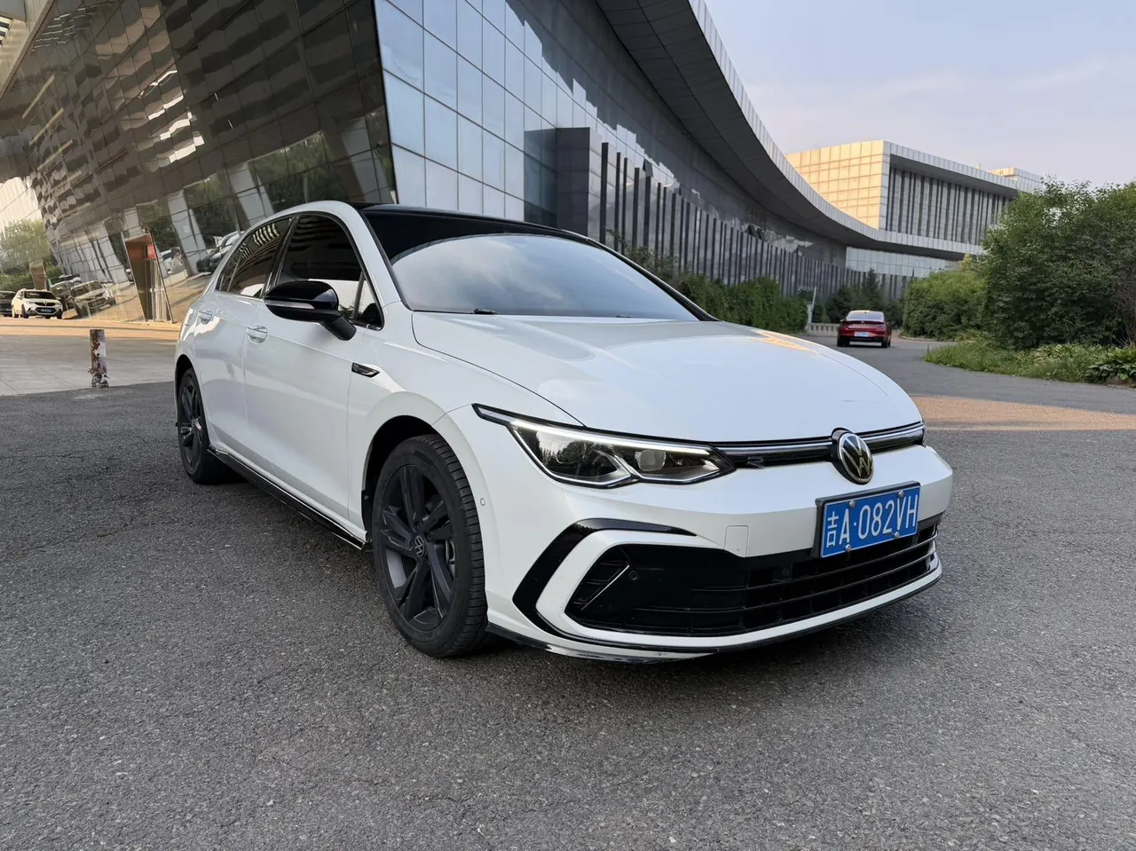 Volkswagen 2021 Golf 8 R-Line 1.4TSI 280TSI Automatic 3