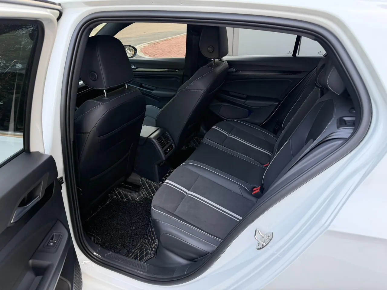 Volkswagen 2021 Golf 8 R-Line 1.4TSI 280TSI Automatic 6