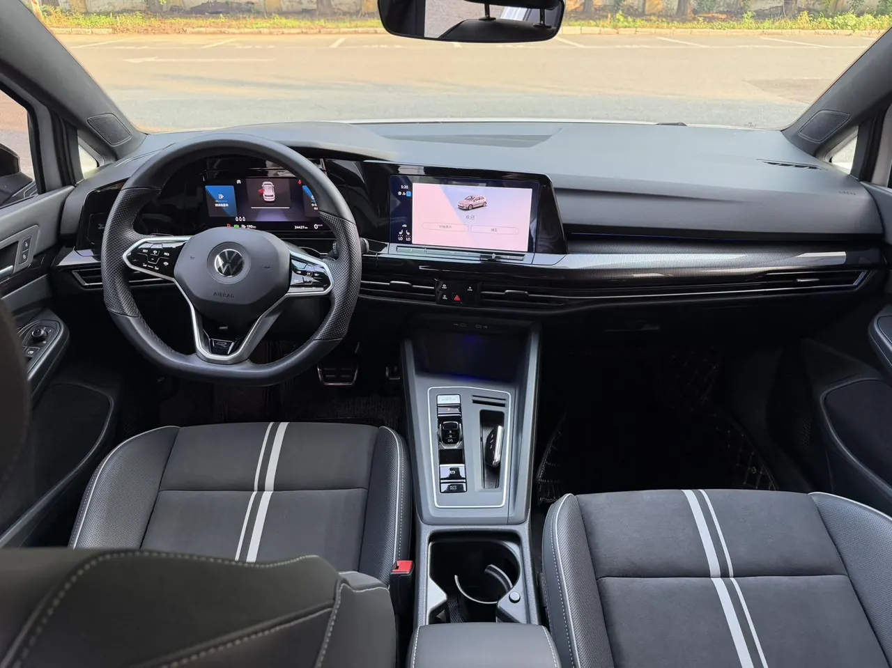 Volkswagen 2021 Golf 8 R-Line 1.4TSI 280TSI Automatic 8