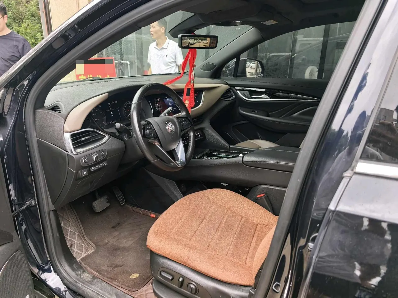 Buick 2020 Angke Flag 2.0T 28T Four-wheel Drive Flagship Automatic Gear 2