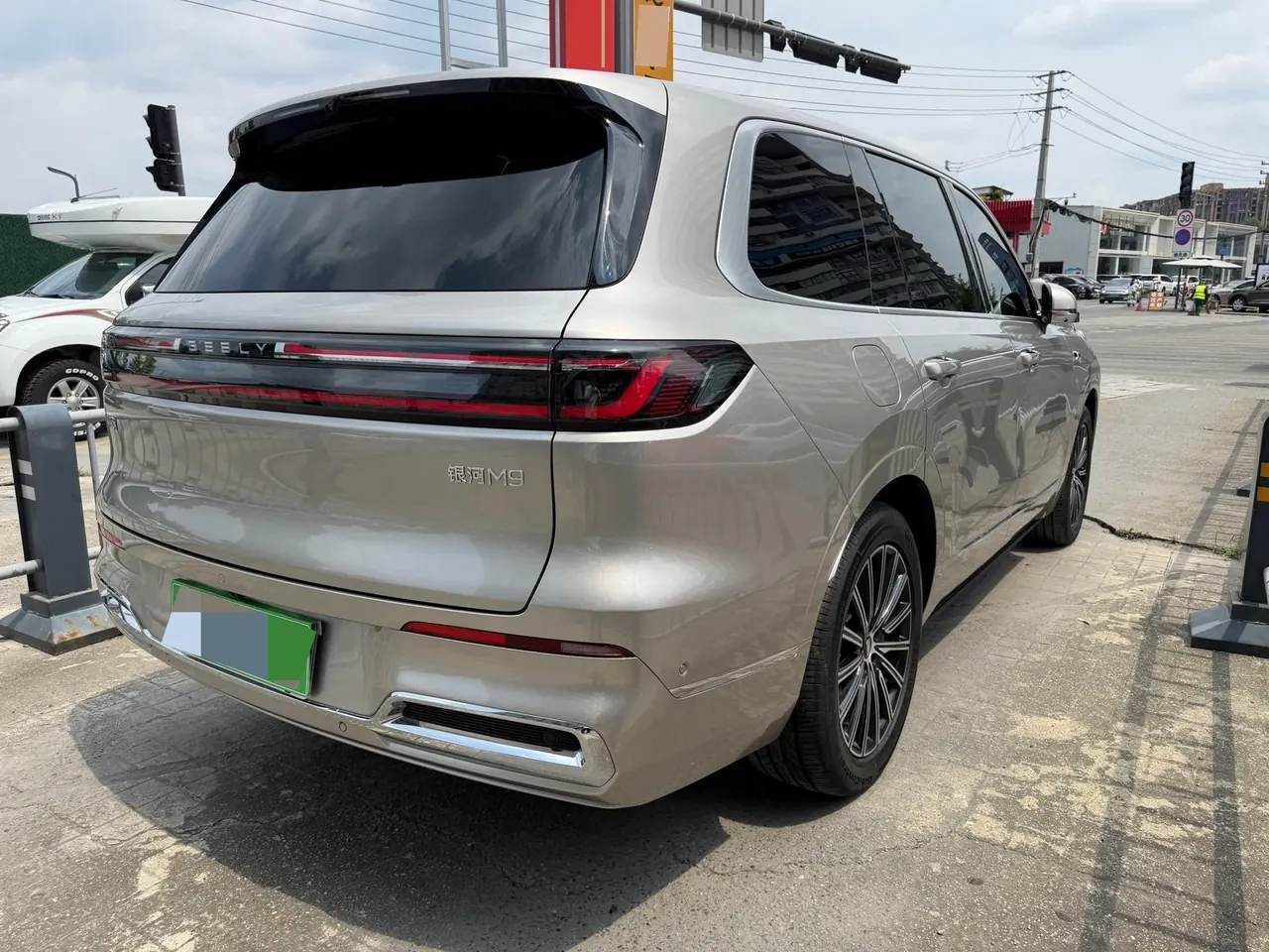 Geely Galaxy 2025 M9 1.5T 230km Two-Drive Discovery Edition Automatic Gear 6