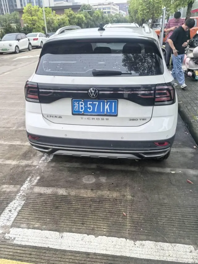 Volkswagen 2021 T-Cross (Tujia) 1.4TSI 280TSI Deluxe Edition Automatic Gear 4