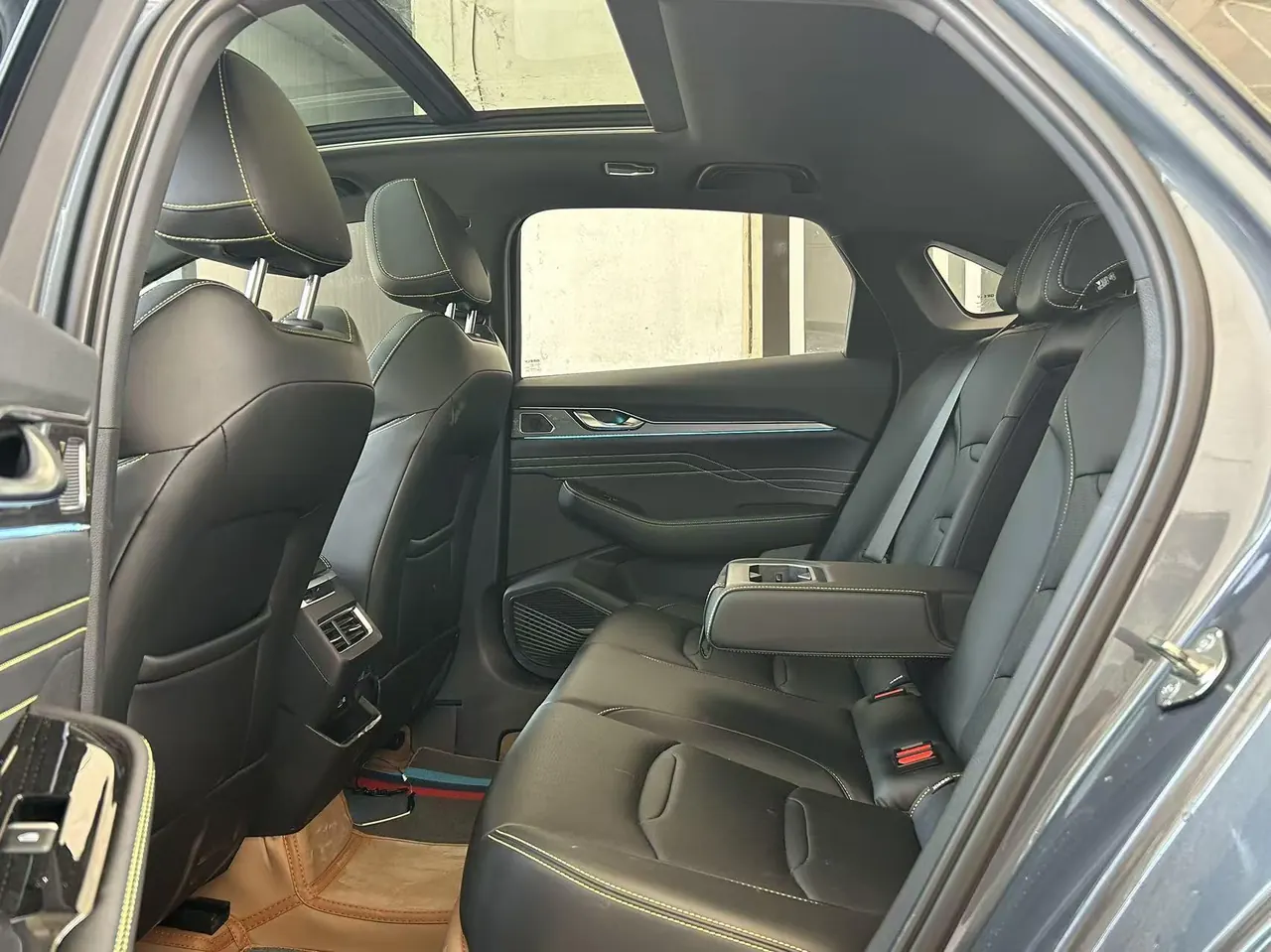 Geely 2023 xingrui 1.5TD rocking version of automatic gear 7