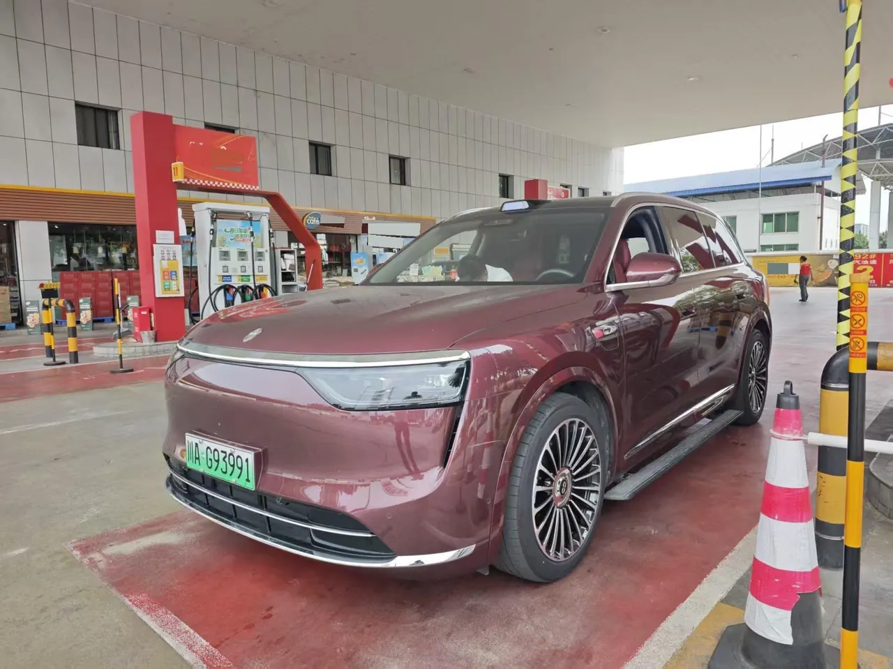 AITO 2025 AITO M8 Ultra 53.4kWh 5-seat automatic gear - View 1