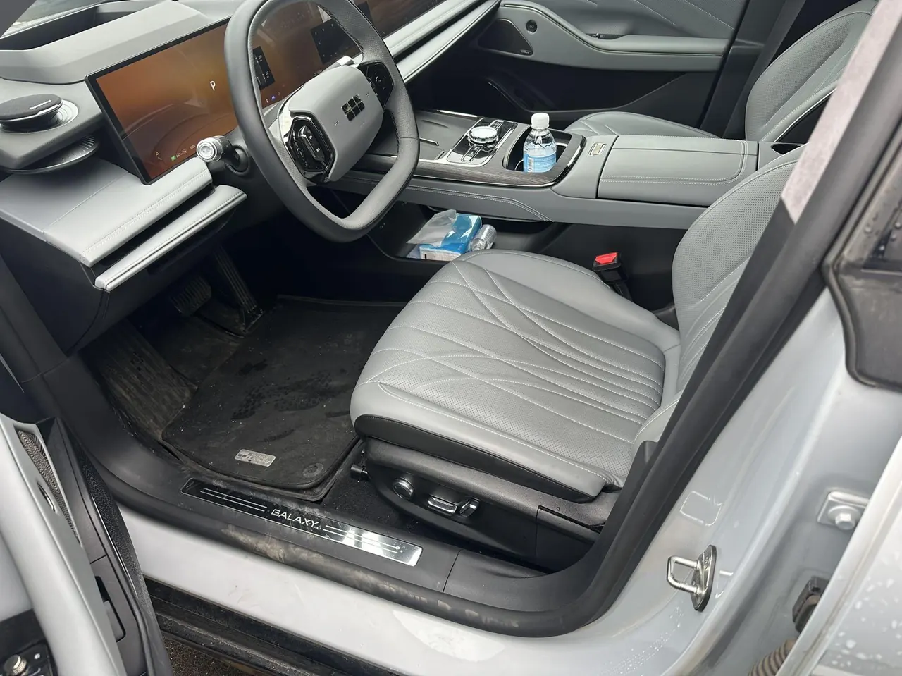 Geely Galaxy 2025 E 8 700km sailing smart driving version of automatic gear 3