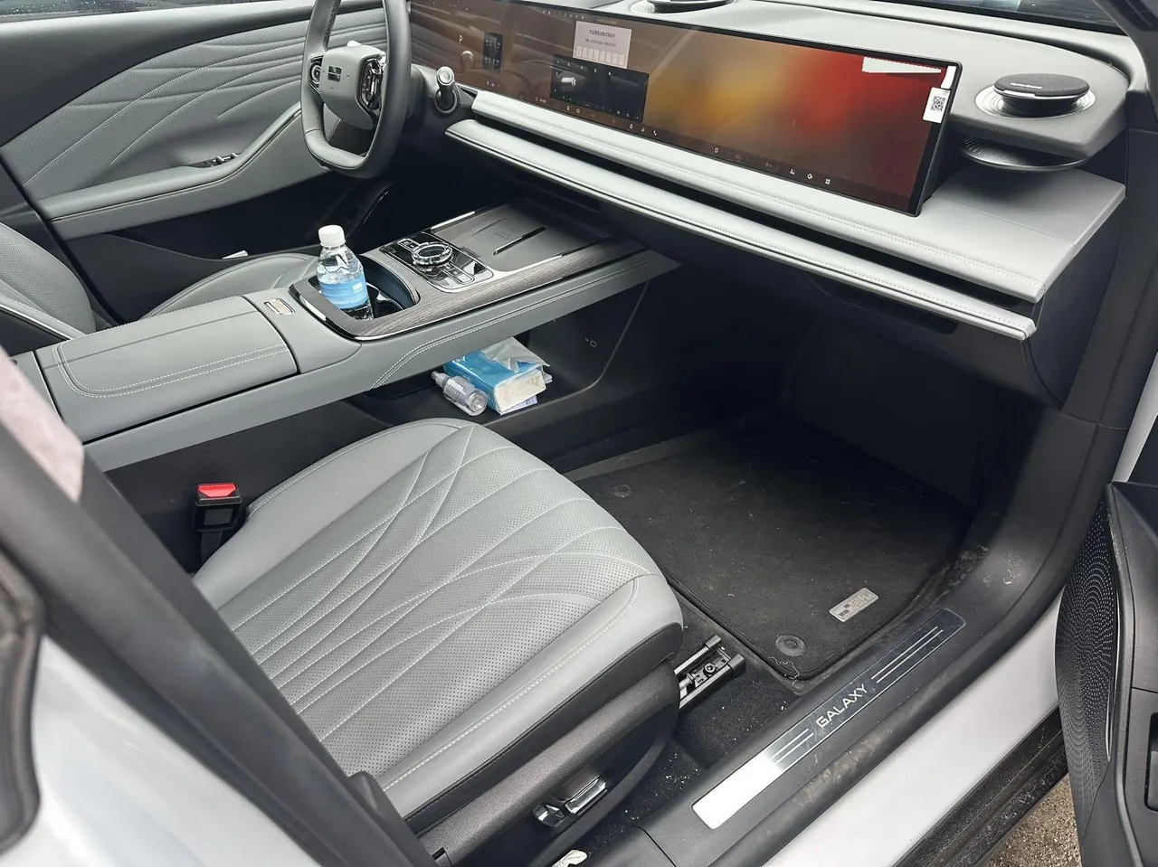 Geely Galaxy 2025 E 8 700km sailing smart driving version of automatic gear 4