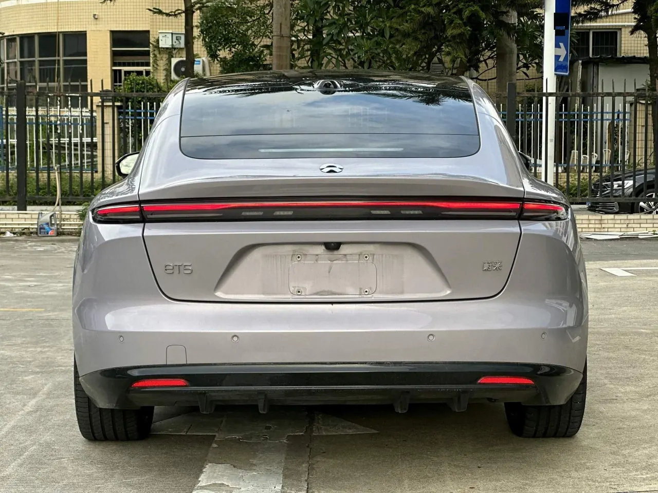 NIO 2025 ET5 75kWh automatic transmission 6