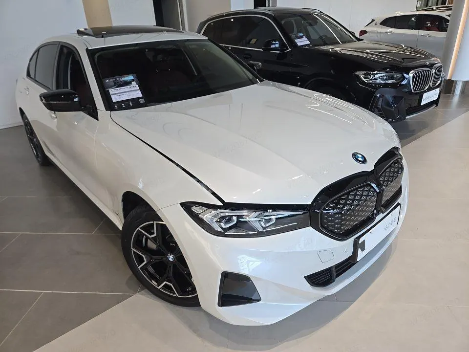BMW 2025 i3 eDrive 40 L obsidian night suit automatic gear 2