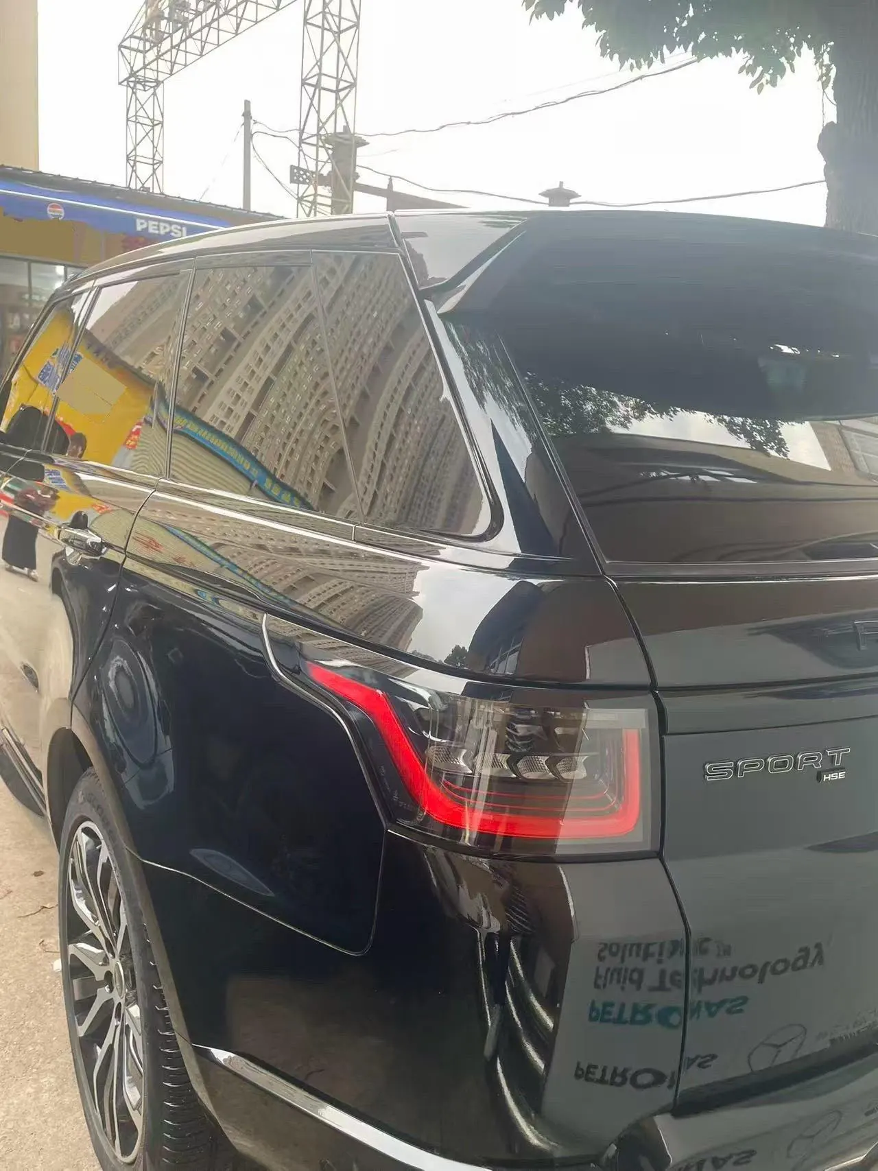 Land Rover Range Rover Sport Edition (Imported) 2021 Range Rover Sport Edition 48V 3.0T L6 Yao Black Edition Automatic Gear 7