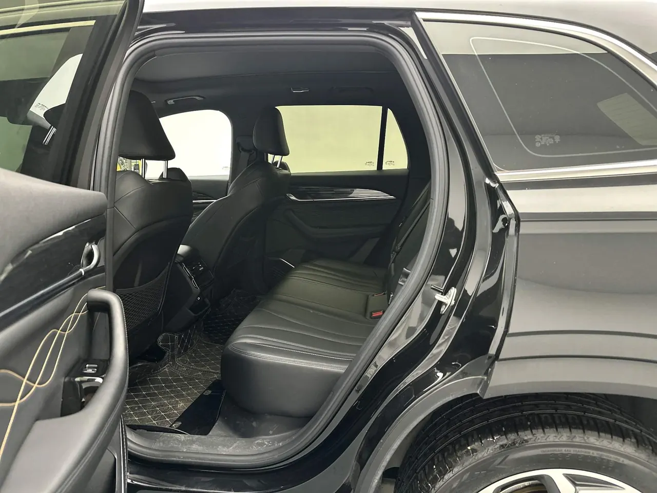 Geely 2024 XingyueL (Monjaro) 2.0TD EVO Two-Drive Long Wind Edition Automatic Gear 13
