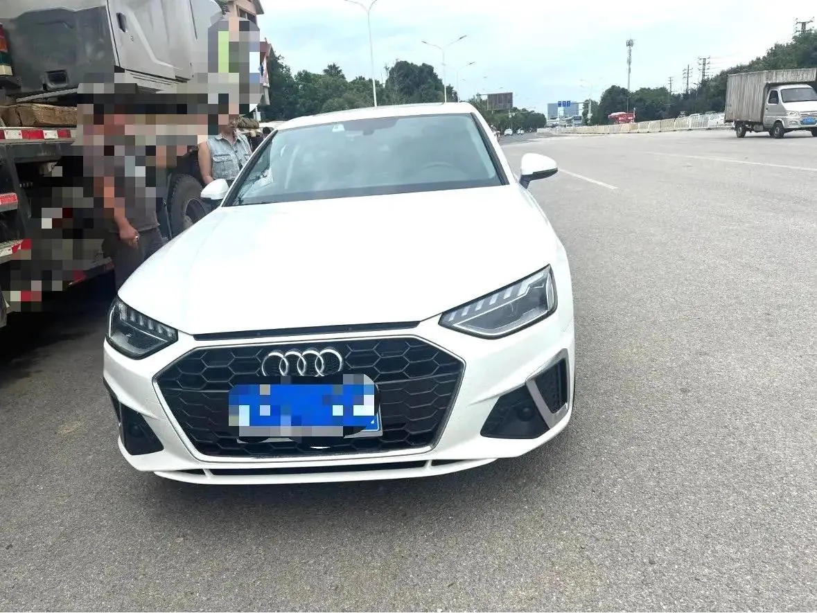 Audi 2020 A4L 2.0TFSI 40TFSI Fashion Dynamic Automatic 2