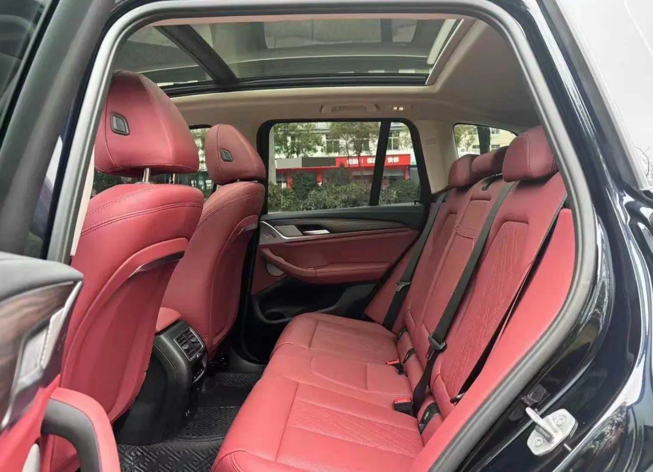 BMW 2023 X3 xDrive30i 2.0T Leading M Obsidian Night Suit Automatic Gear 4