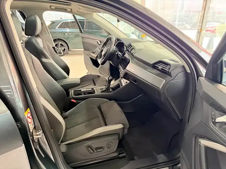Audi Q3 2021 35 TFSI Fashion Dynamic 9