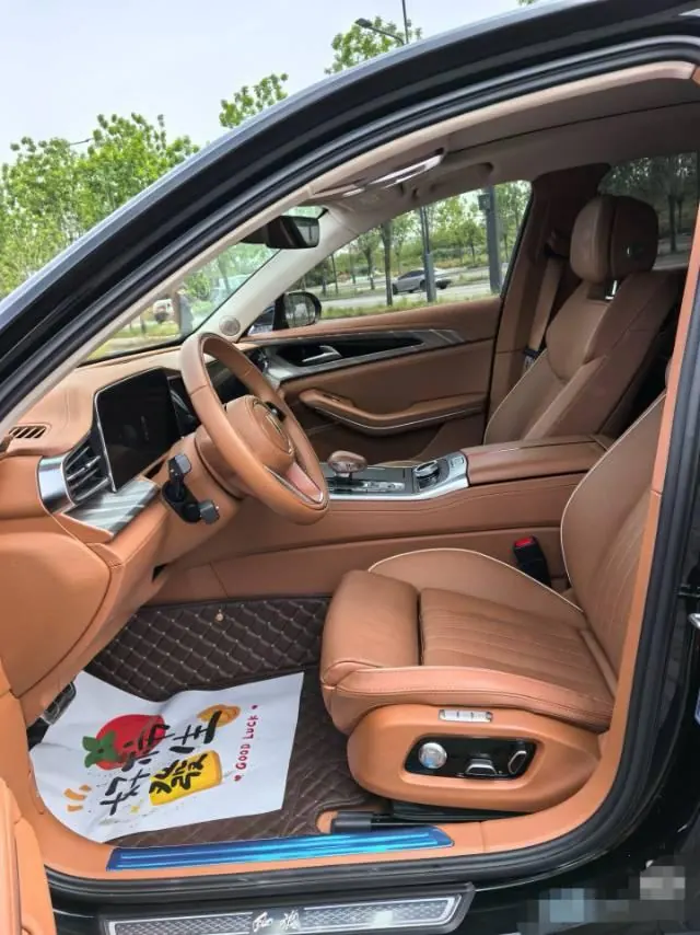 HongQi 2020 H9 48V 2.0T Zhilian Flag Edition Automatic Gear 3
