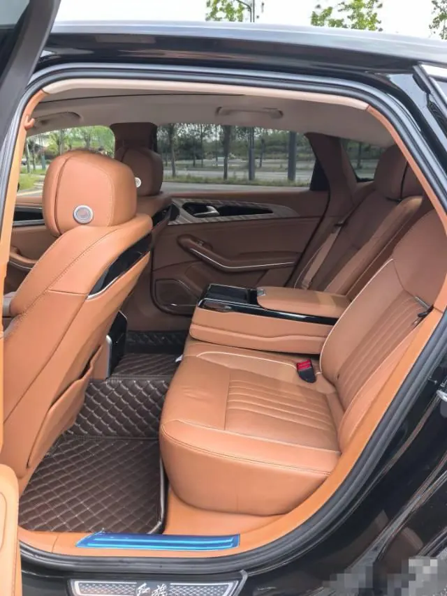 HongQi 2020 H9 48V 2.0T Zhilian Flag Edition Automatic Gear 4