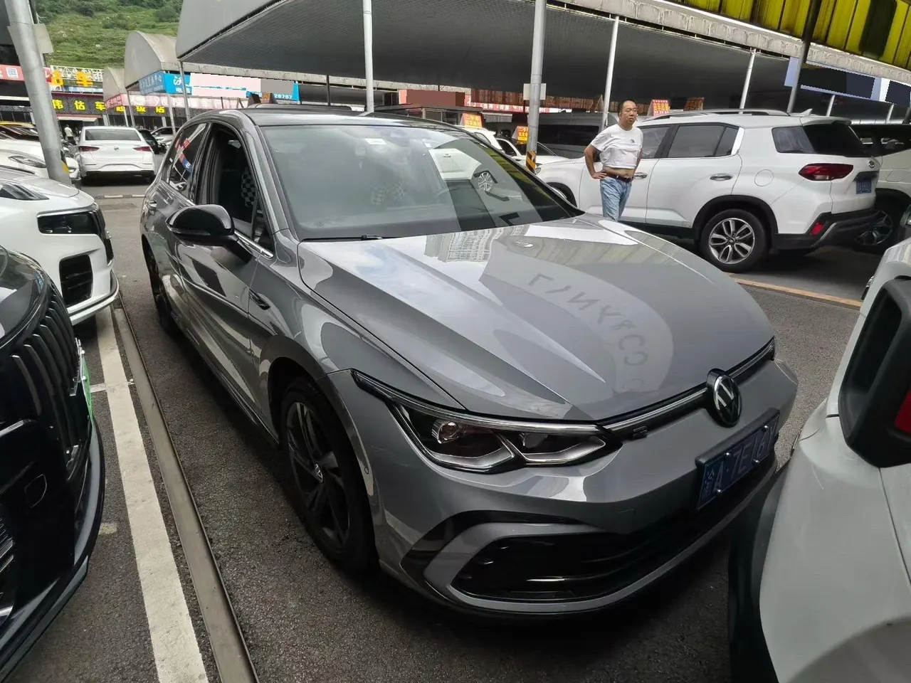 Volkswagen 2021 Golf 8 R-Line 1.4TSI 280TSI Automatic 3