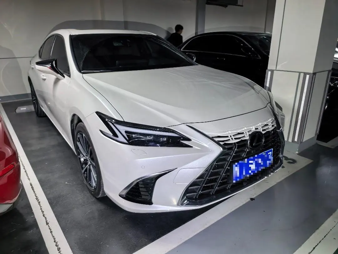 Lexus ES (Imported) 2025 ES300h 2.5 Stepless Premium Edition Automatic Gear - View 1