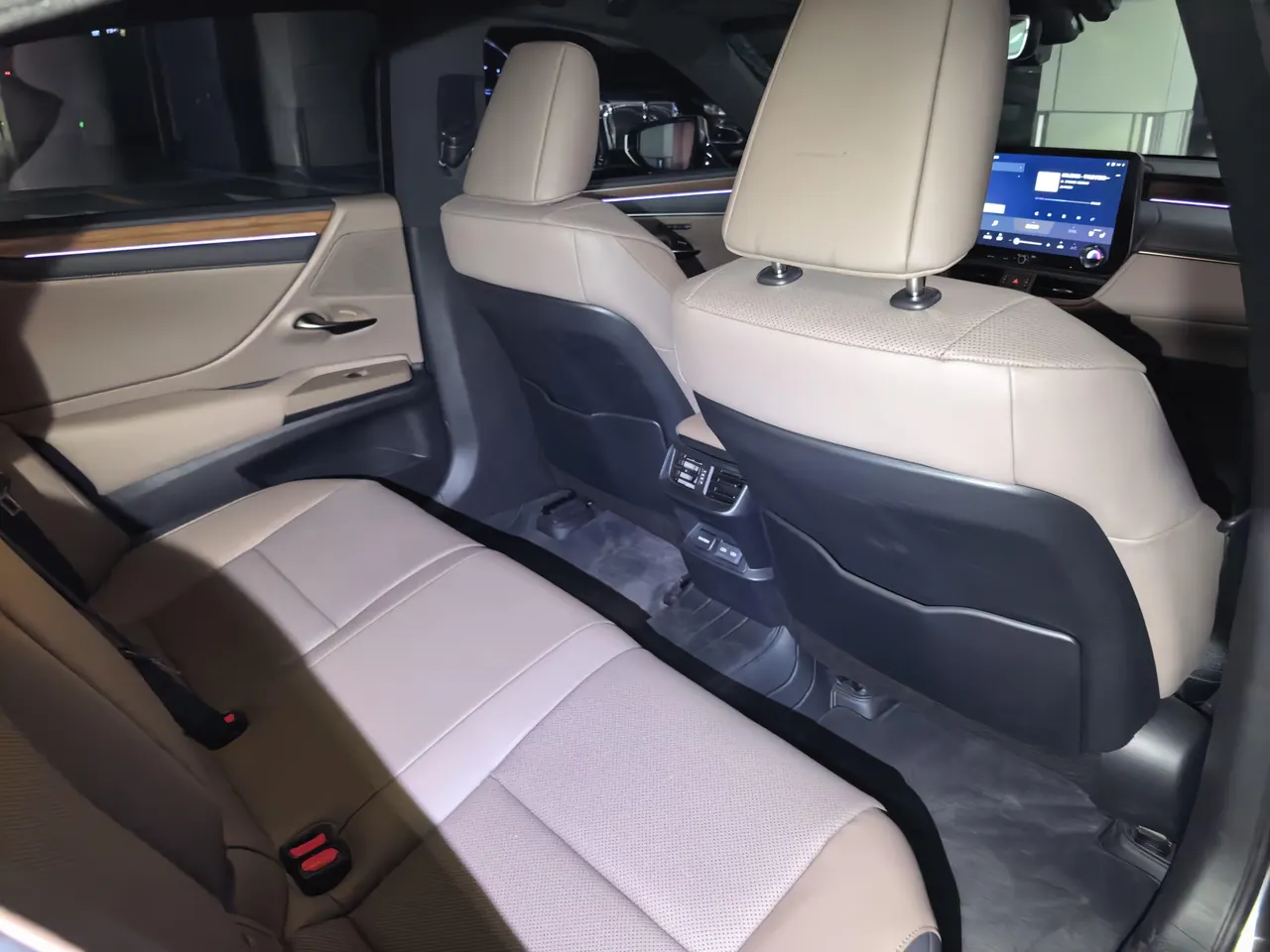 Lexus ES (Imported) 2025 ES300h 2.5 Stepless Premium Edition Automatic Gear 4