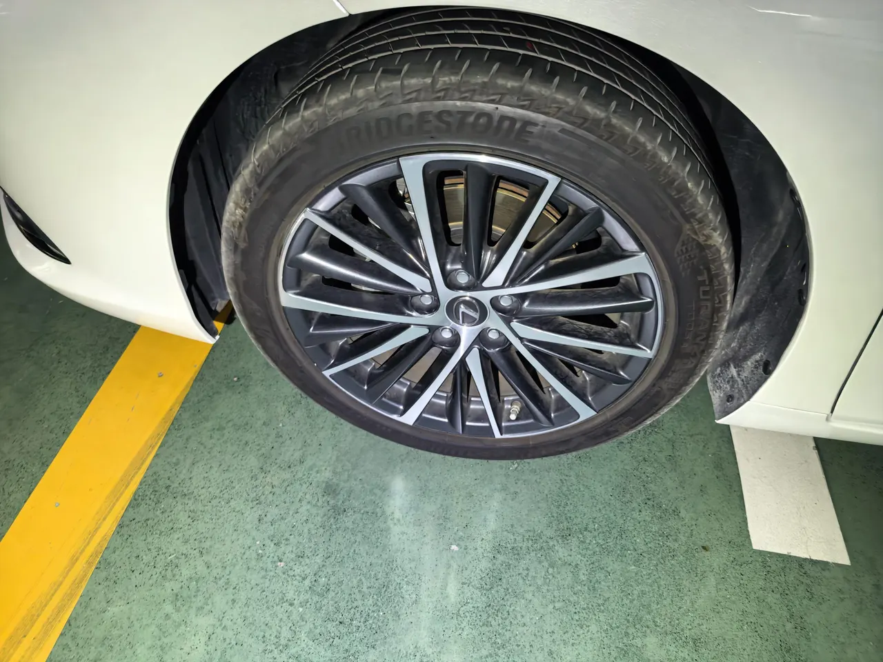 Lexus ES (Imported) 2025 ES300h 2.5 Stepless Premium Edition Automatic Gear 6
