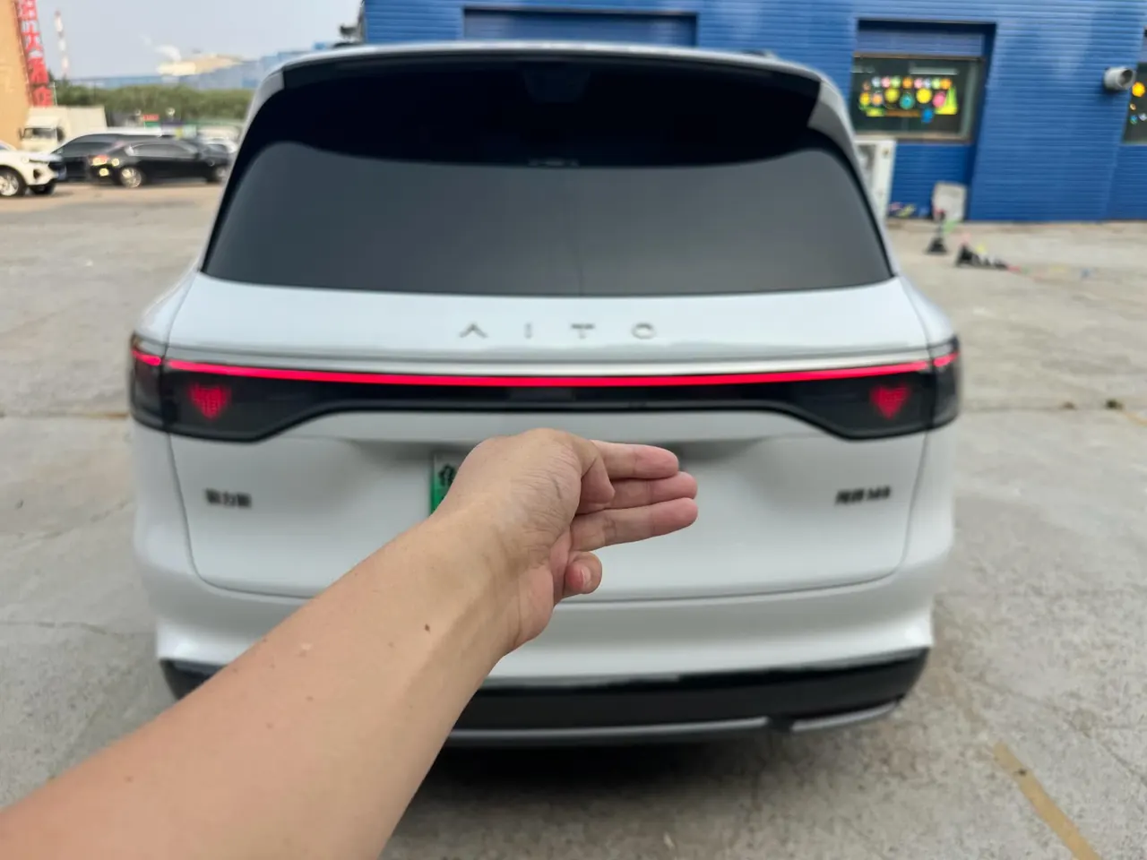 AITO 2025 AITO M8 Ultra Edition 53.4kWh 6-seat Edition (896-line laser Radar) Automatic Gear 4