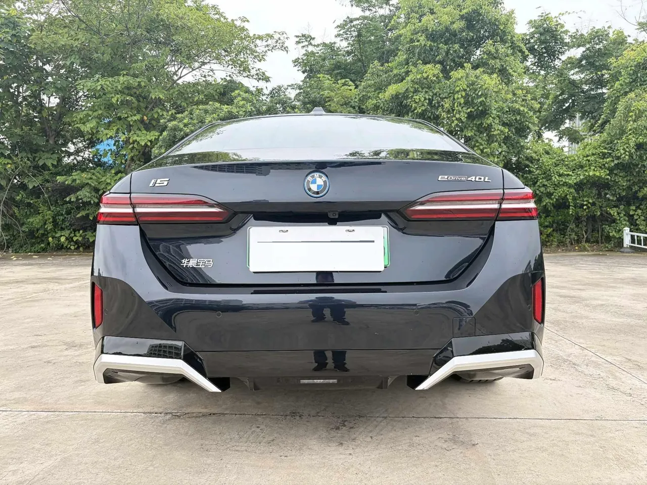 BMW 2025 i5 eDrive 40L M sports suit automatic gear 4