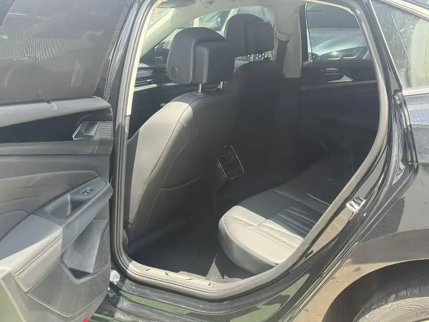 Volkswagen 2023 Passat 2.0TSI 330TSI Star Deluxe Edition Automatic Transmission 7