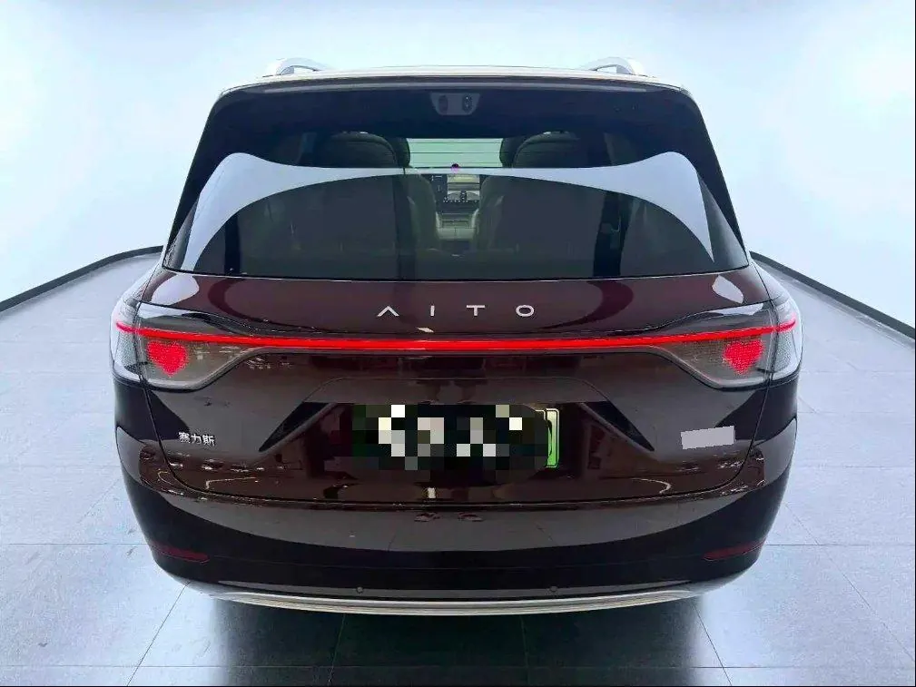 AITO 2025 AITO M9 extended range Ultra version 52kWh6 seat version automatic gear 5