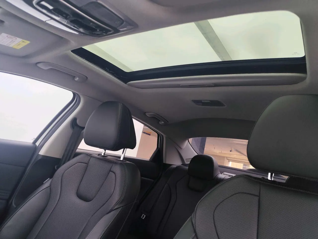 Hyundai 2021 Elantra -3-compartment 1.5 stepless LUX premium automatic gear 11