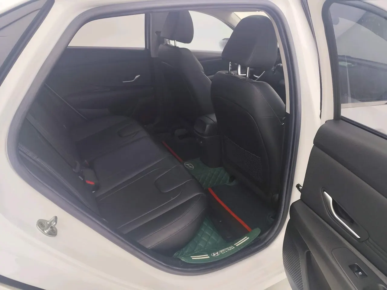 Hyundai 2021 Elantra -3-compartment 1.5 stepless LUX premium automatic gear 16