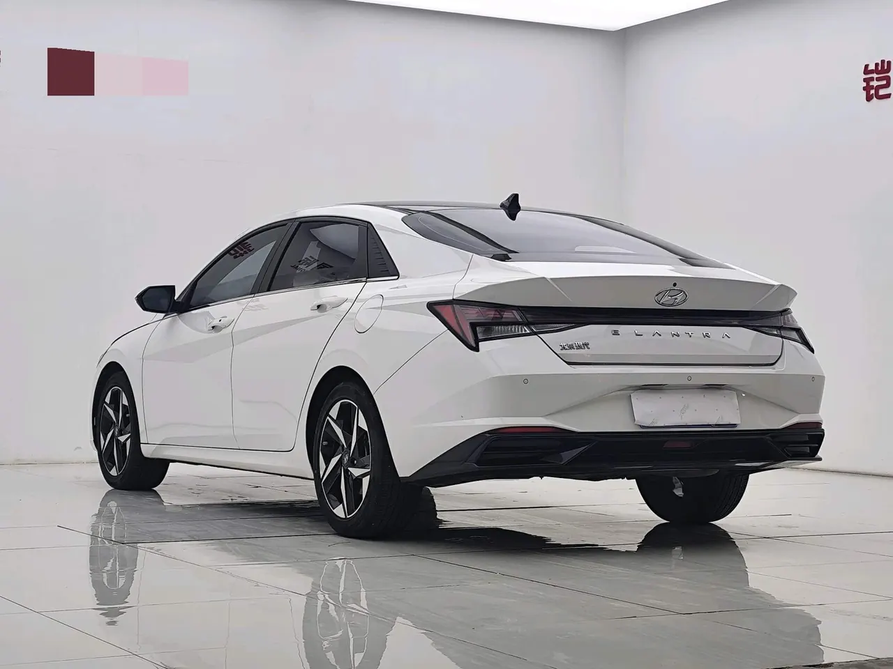 Hyundai 2021 Elantra -3-compartment 1.5 stepless LUX premium automatic gear 19