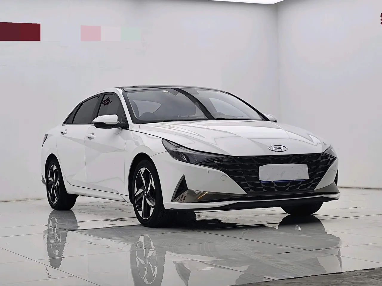 Hyundai 2021 Elantra -3-compartment 1.5 stepless LUX premium automatic gear 3